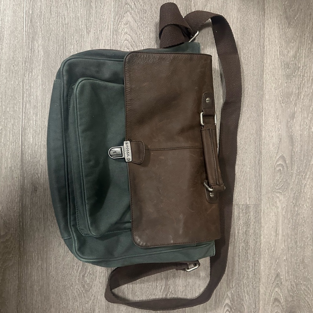 Fossil Vintage Elegant  Brown leather  and Green Canvas Messenger Bag